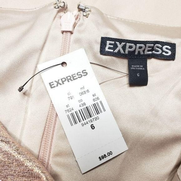 Express NWT metalic gold and chiffon dress size 6 - Picture 2 of 7